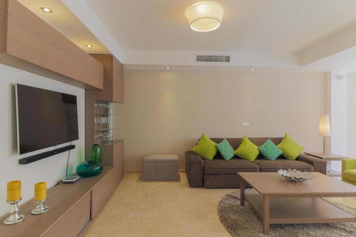 Villa C43 - Family House With Terrace And Shared Pool à Benalmádena Extérieur photo